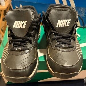 Nike Men’s Black Sneakers
